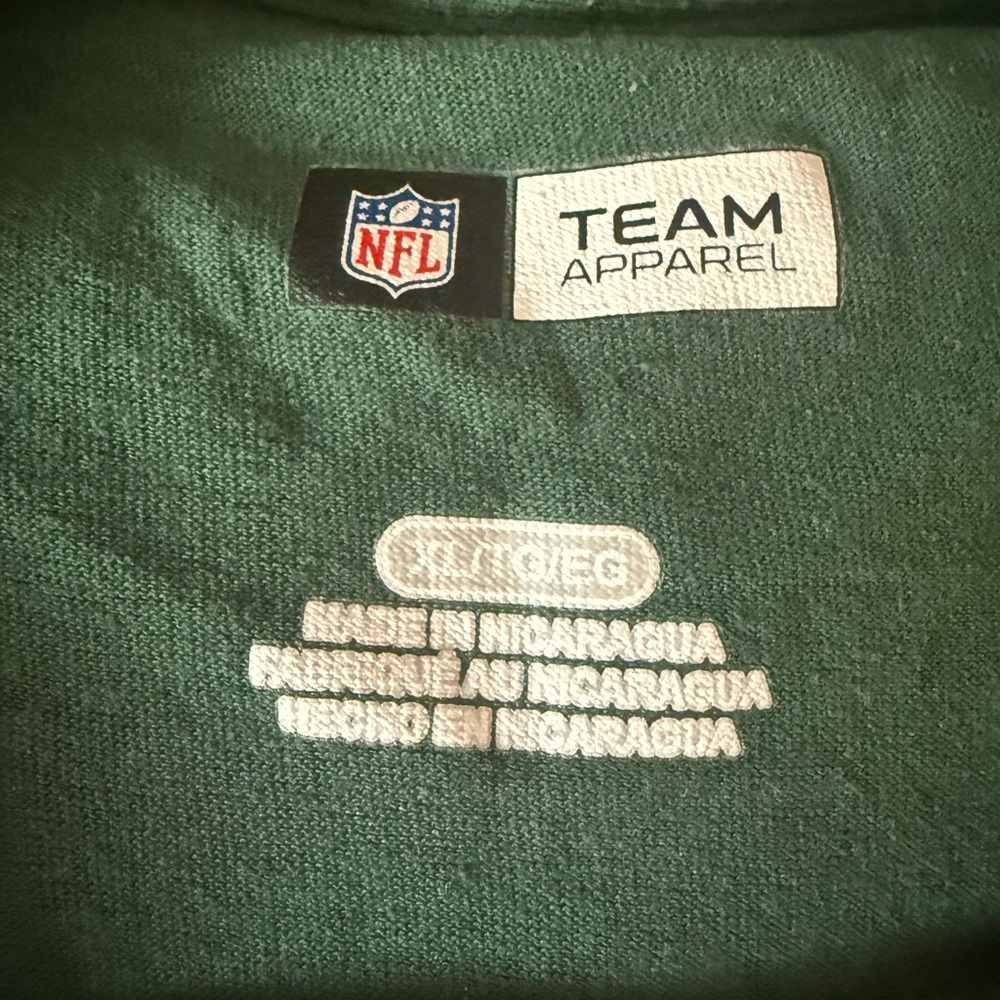 NFL Team Apparel Green Bay Packers t-shirt.